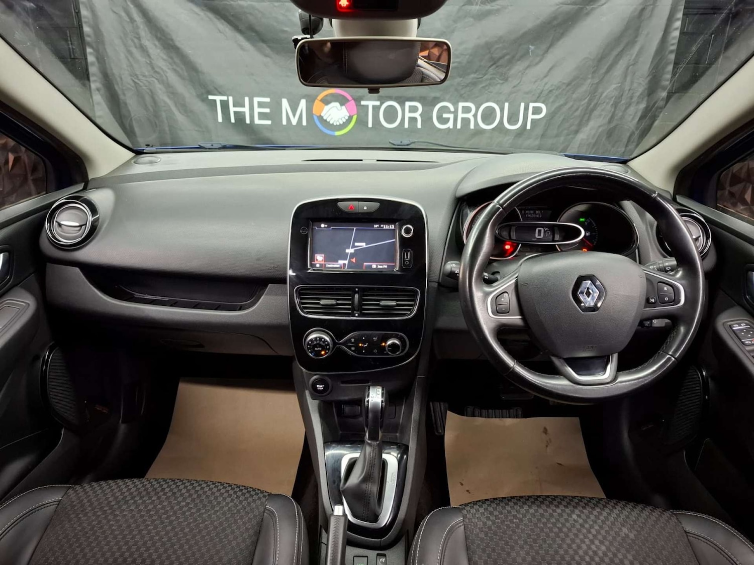 Used Renault Clio 2017 for sale - 76921363: Photo 24