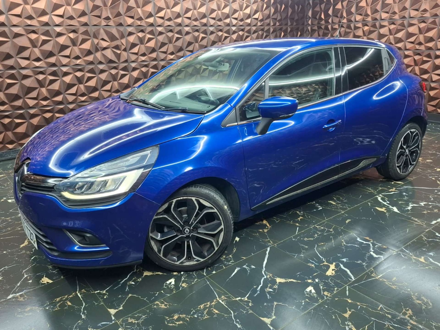 Used Renault Clio 2017 for sale - 76921363: Photo 4