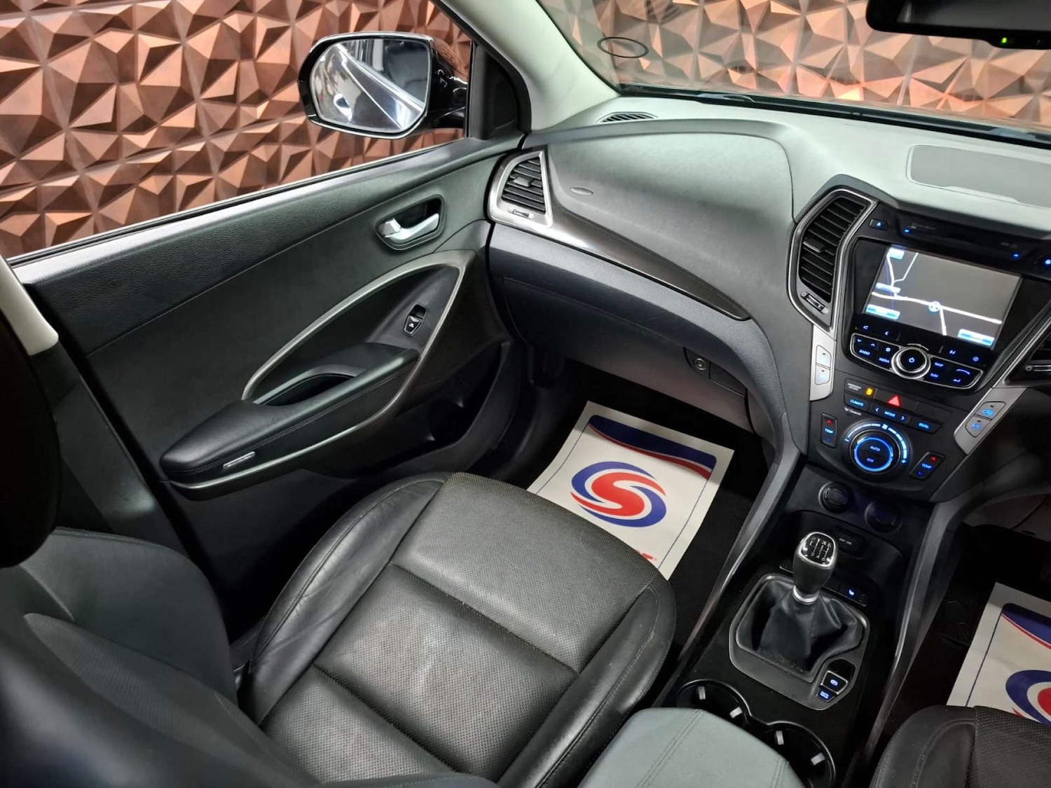 Used Hyundai Santa Fe 2015 for sale - 76921305: Photo 23