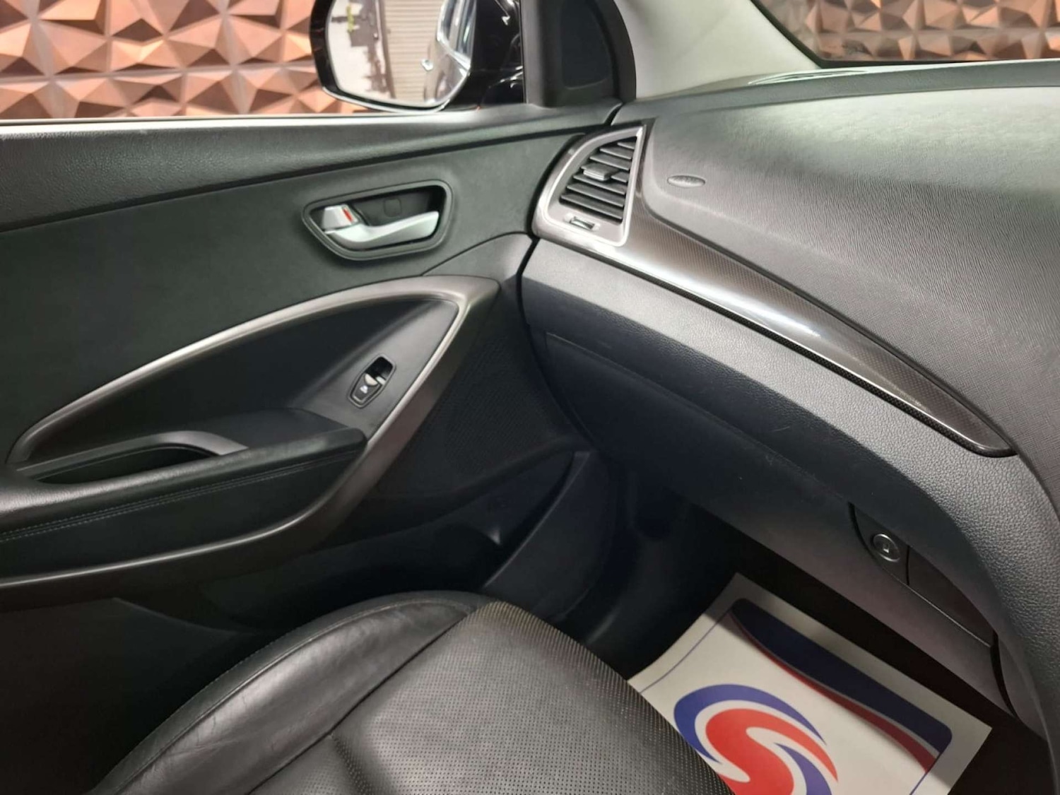 Used Hyundai Santa Fe 2015 for sale - 76921305: Photo 24