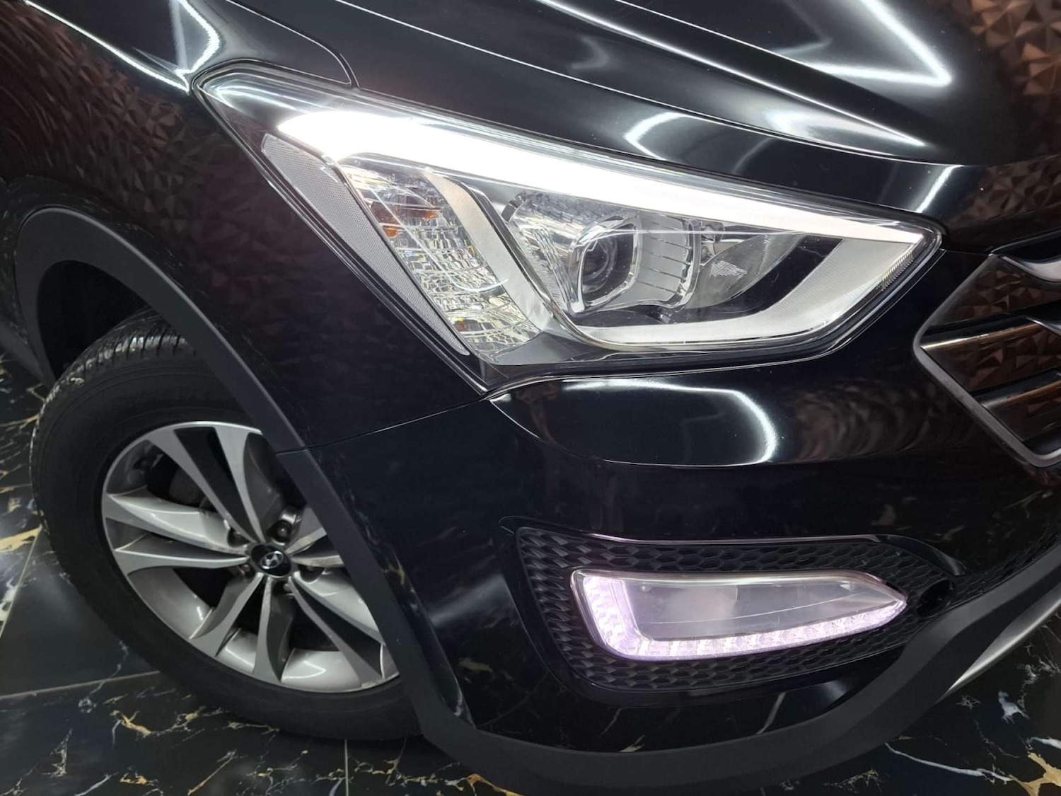 Used Hyundai Santa Fe 2015 for sale - 76921305: Photo 3