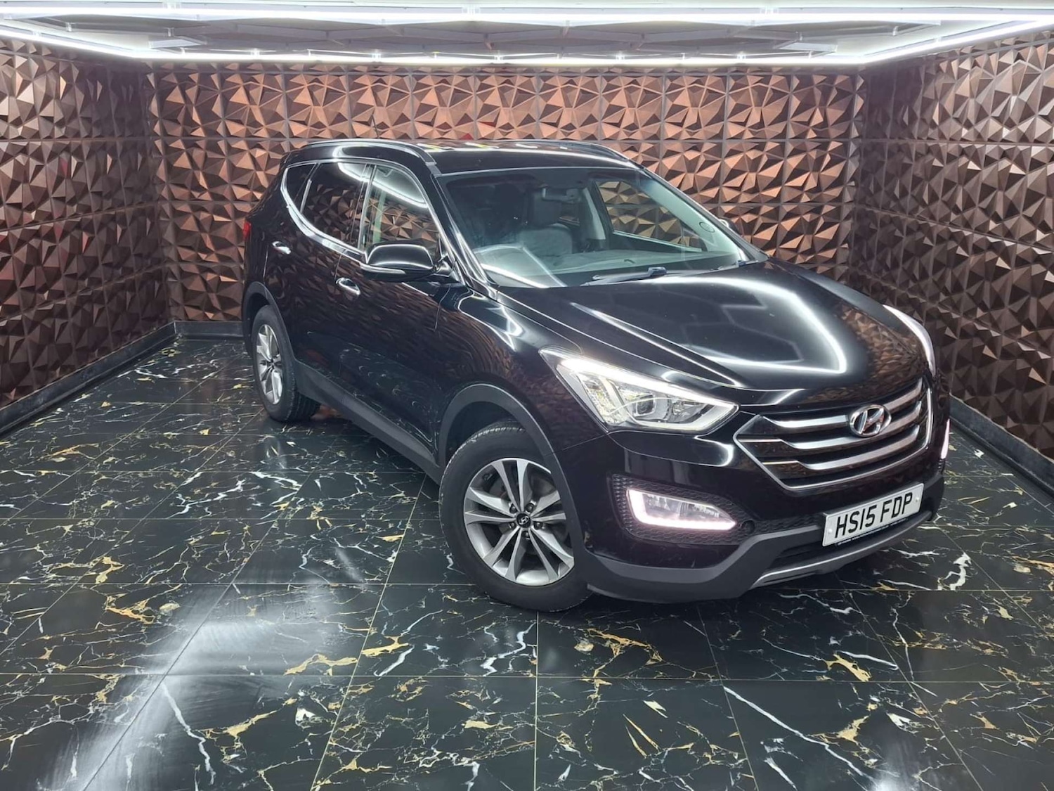 Used Hyundai Santa Fe 2015 for sale - 76921305: Photo 35
