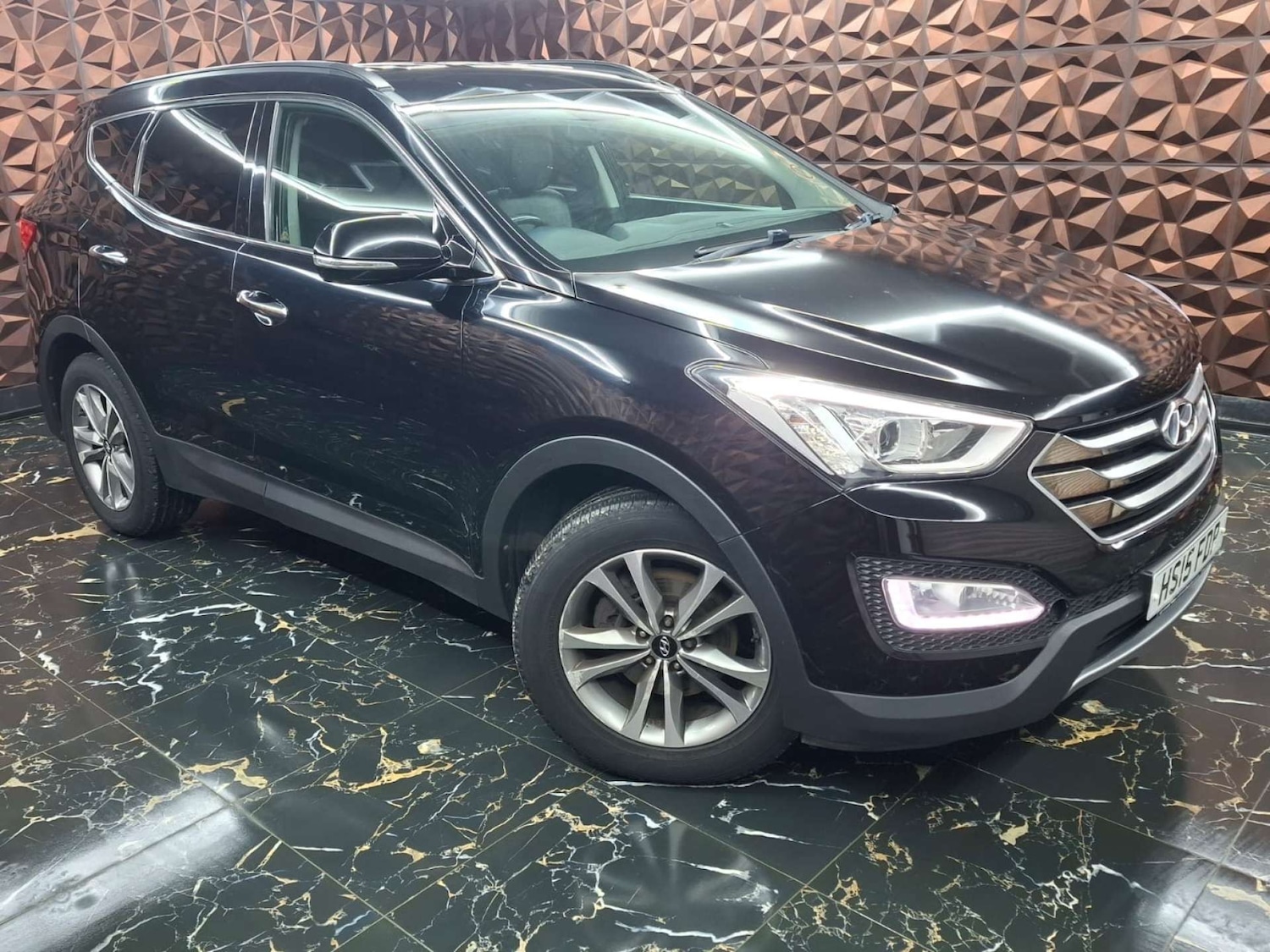 Used Hyundai Santa Fe 2015 for sale - 76921305: Photo 36