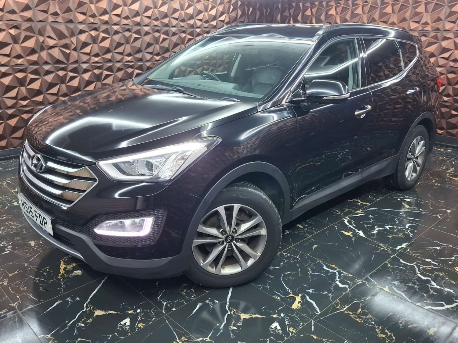Used Hyundai Santa Fe 2015 for sale - 76921305: Photo 6