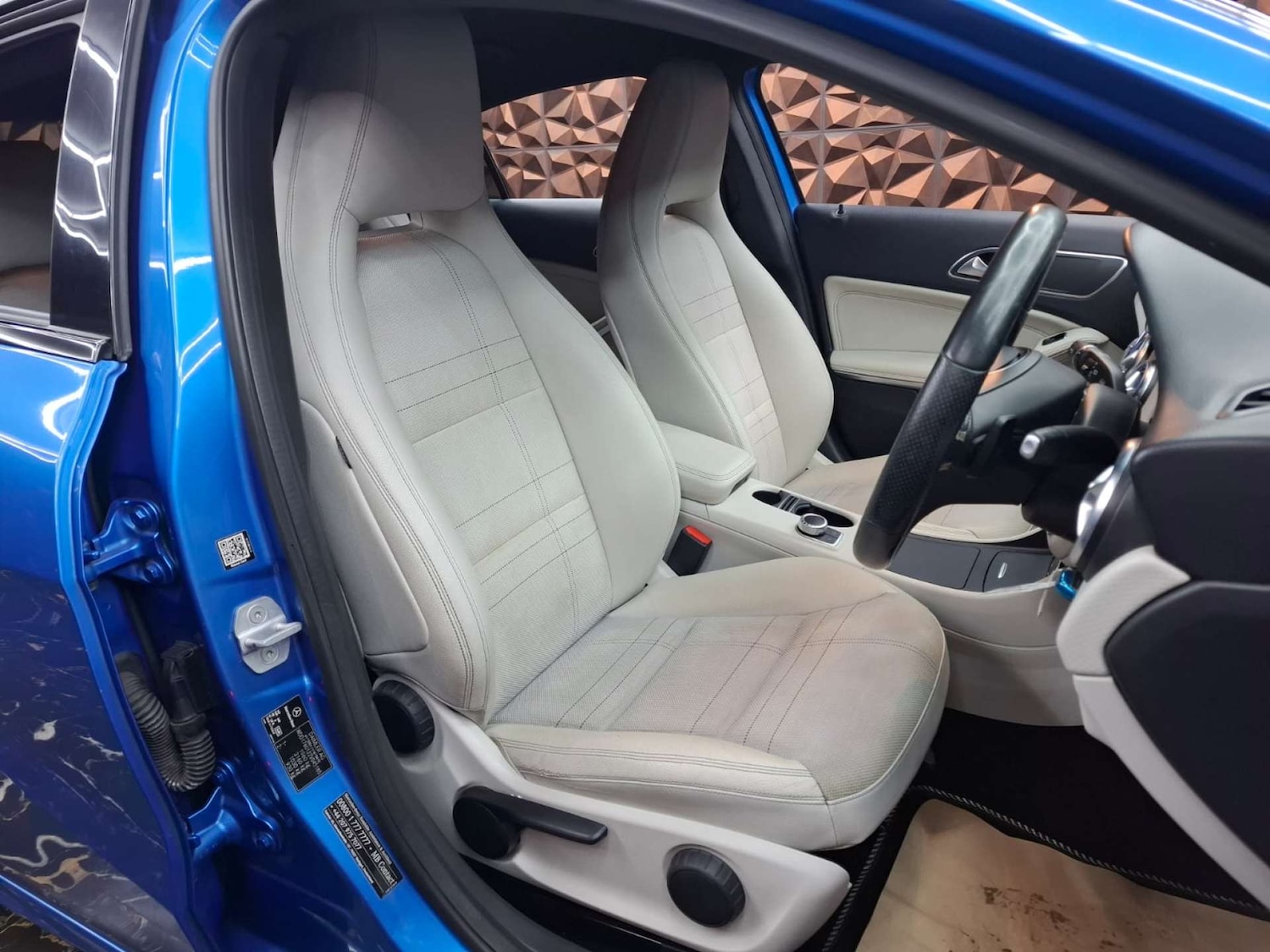 Used Mercedes-Benz A-Class 2015 for sale - 77151154: Photo 7