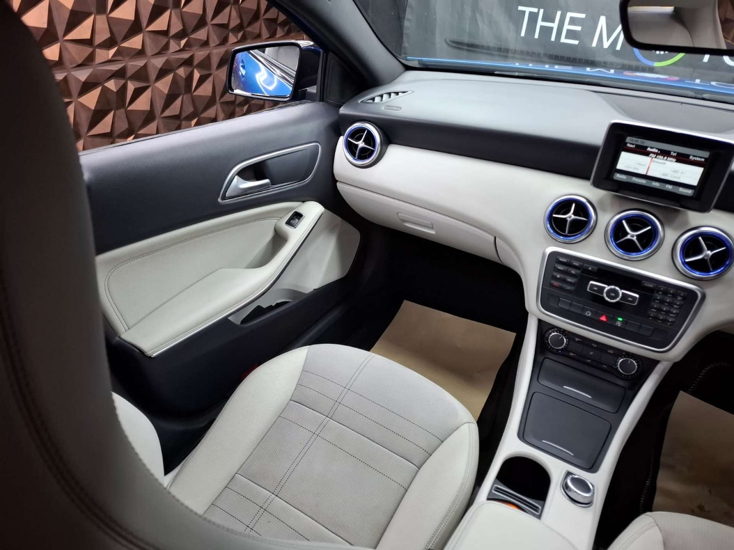 Used Mercedes-Benz A-Class 2015 for sale - 77151154: Photo 8