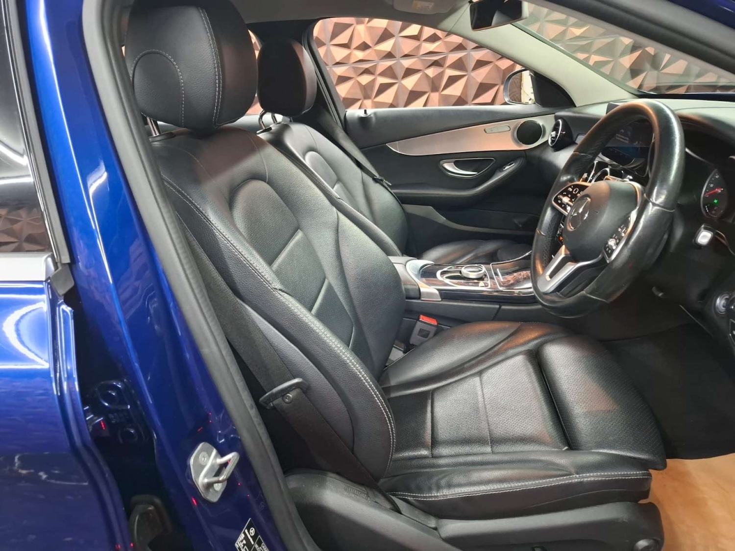 Used Mercedes-Benz C Class 2019 for sale - 77151255: Photo 11