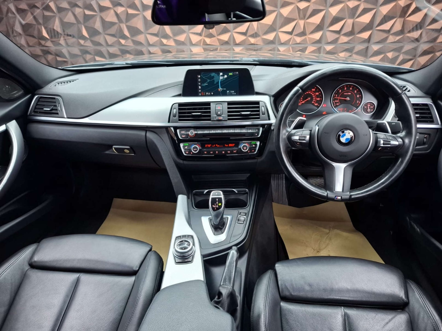 Used BMW 3 Series 2018 for sale - 77151325: Photo 15