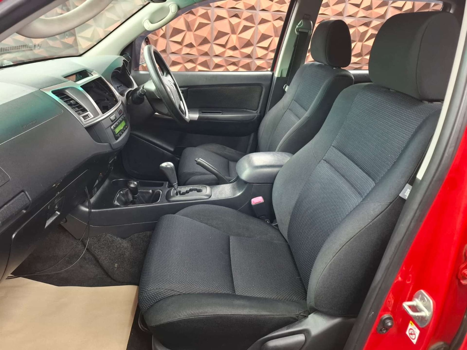 Used Toyota Hilux 2015 for sale - 77151209: Photo 15