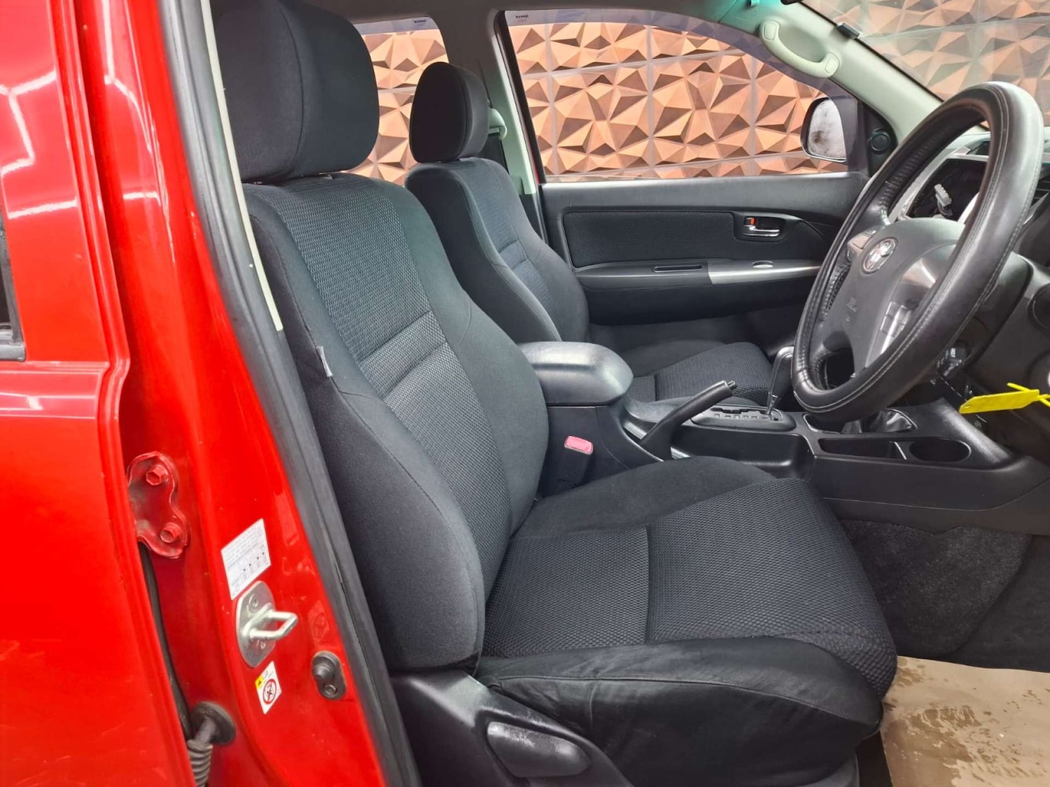 Used Toyota Hilux 2015 for sale - 77151209: Photo 8