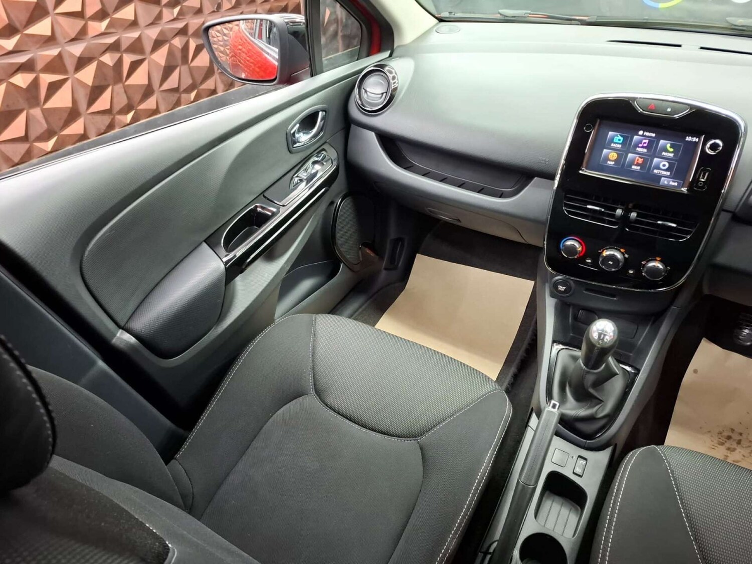 Used Renault Clio 2014 for sale - 76921351: Photo 10