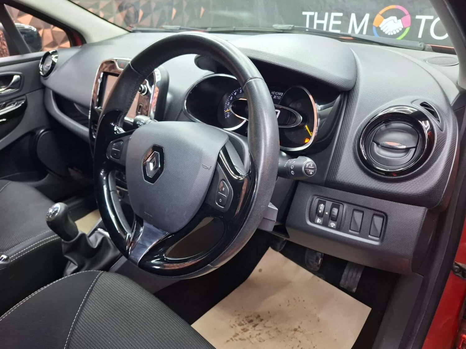 Used Renault Clio 2014 for sale - 76921351: Photo 16