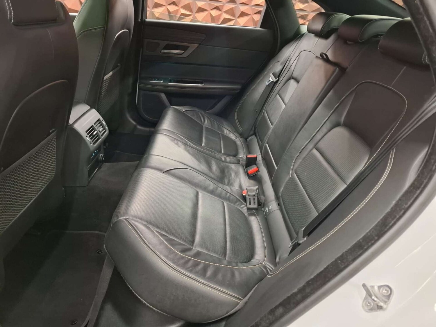 Used Jaguar XF 2015 for sale - 76921364: Photo 15