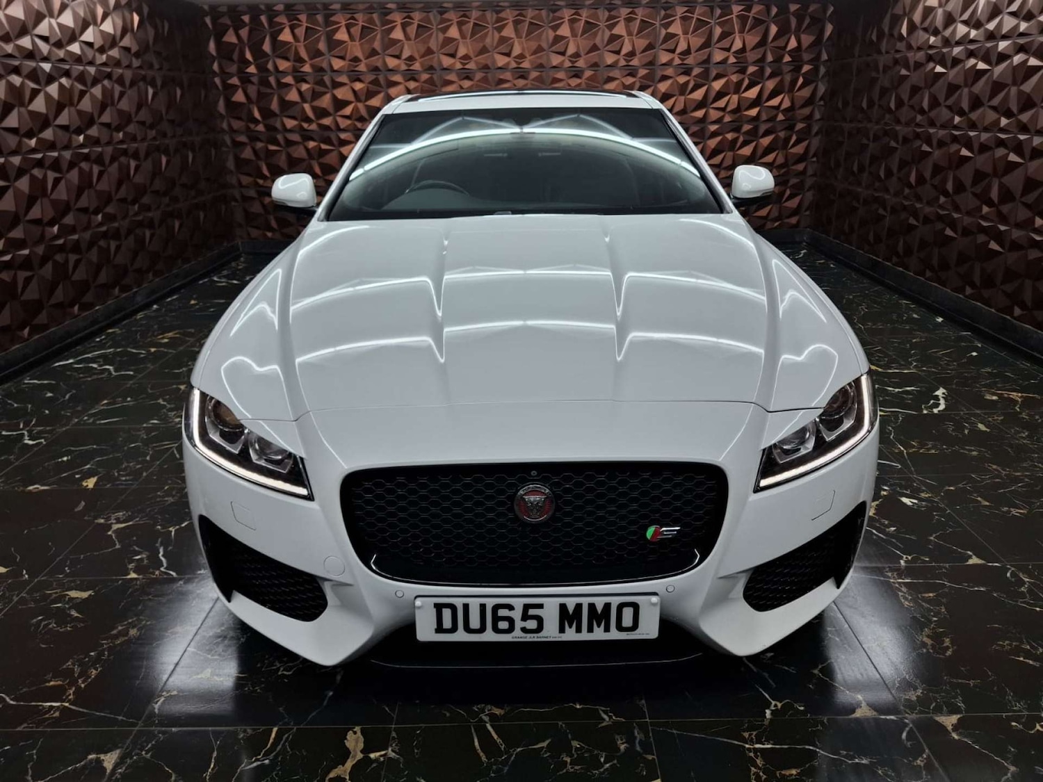 Used Jaguar XF 2015 for sale - 76921364: Photo 3