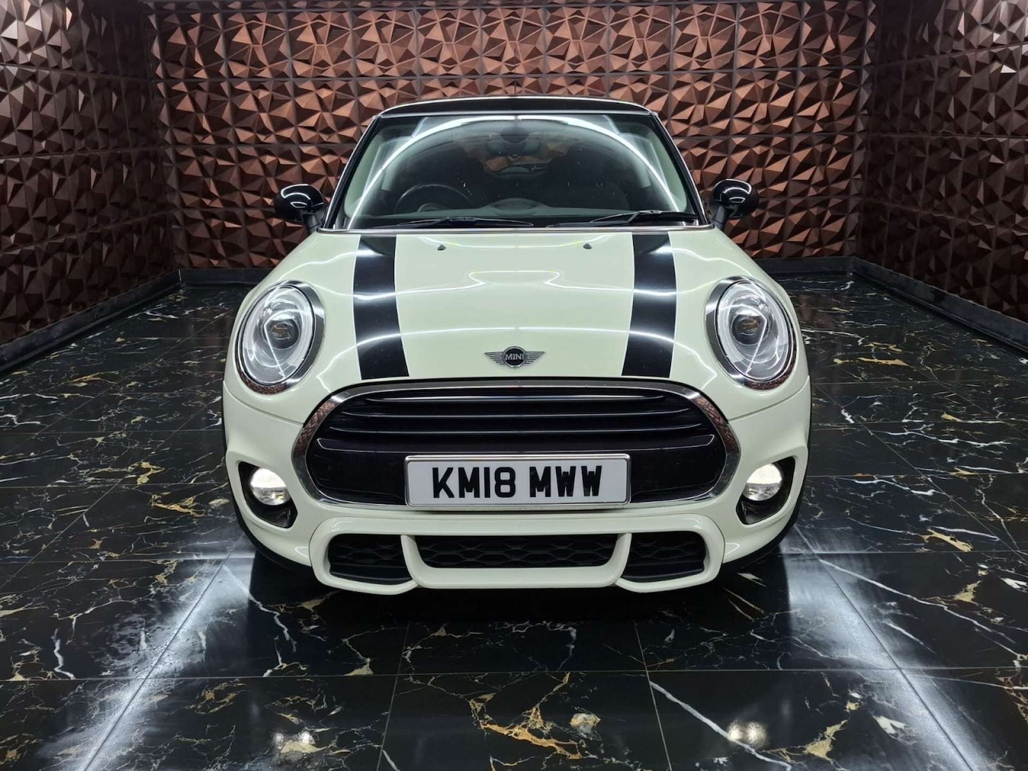Used MINI Hatch 2018 for sale - 76921489: Photo 3