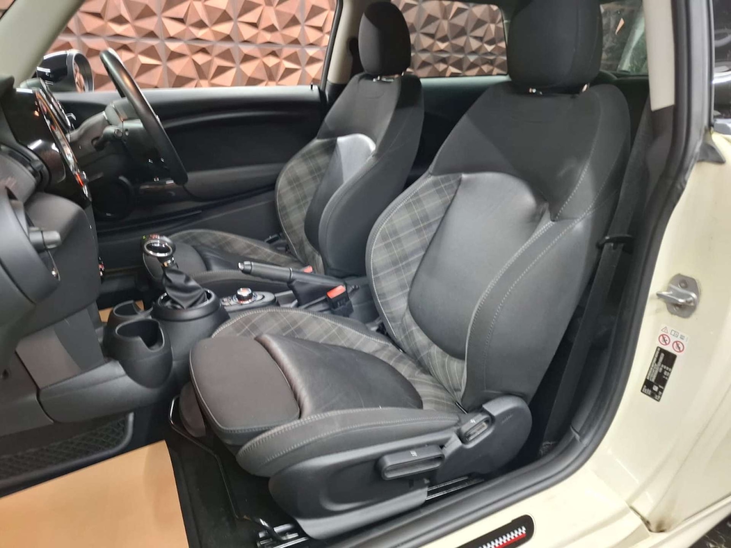 Used MINI Hatch 2018 for sale - 76921489: Photo 33