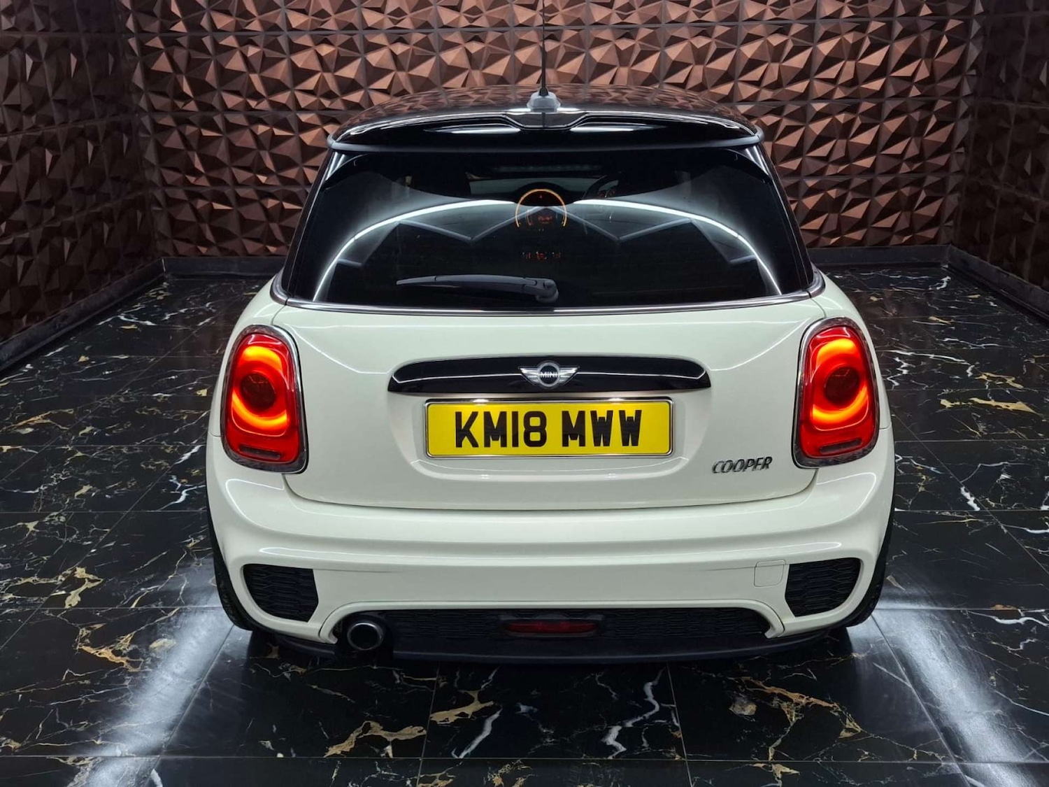 Used MINI Hatch 2018 for sale - 76921489: Photo 8
