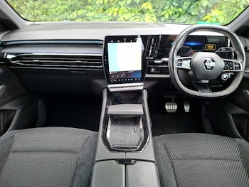 Used Renault Austral 2024 for sale - 78998209: Photo