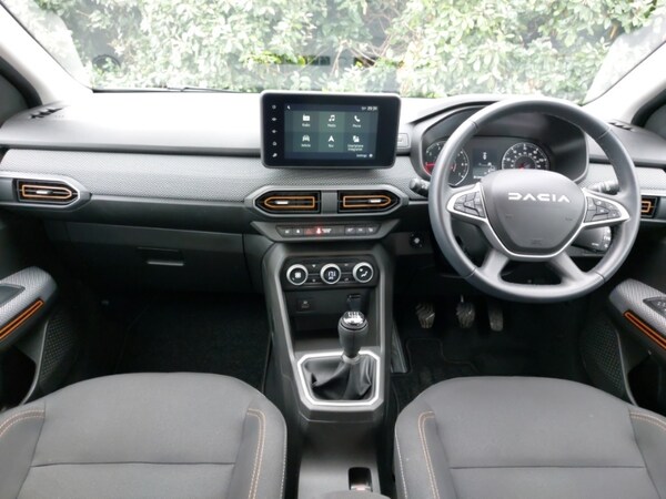 Used Dacia Sandero Stepway 2023 for sale - 76264549: Photo 2