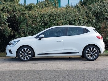 Used Renault Clio 2022 for sale - 78065638: Photo