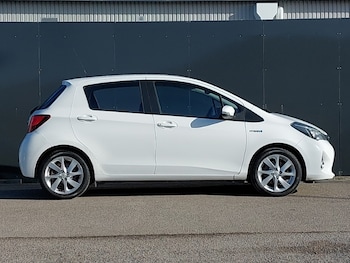 Used Toyota Yaris 2015 for sale - 78693200: Photo