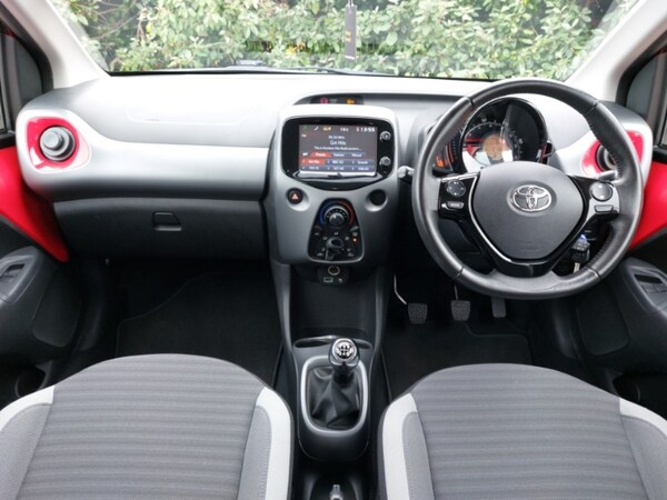 Used Toyota AYGO 2019 for sale - 76225761: Photo 2