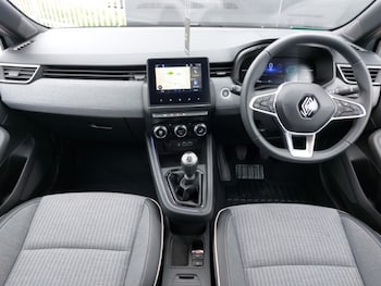 Used Renault Clio 2024 for sale - 78391356: Photo