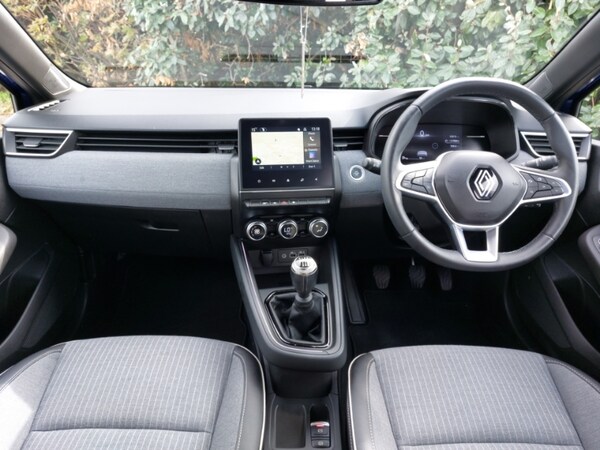 Used Renault Clio 2024 for sale - 76188374: Photo 2