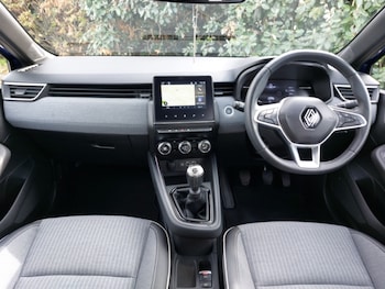 Used Renault Clio 2024 for sale - 76188374: Photo 2