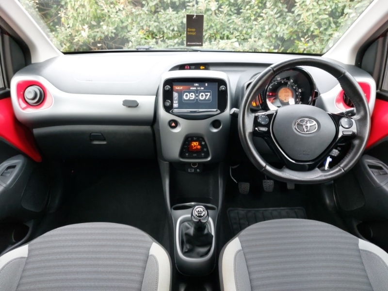 Used Toyota AYGO 2019 for sale - 76275512: Photo 2