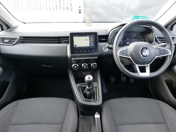 Used Renault Clio 2023 for sale - 76268883: Photo 2