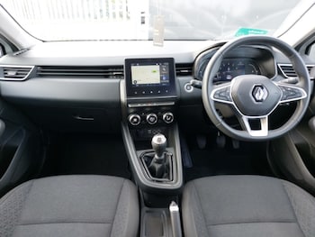 Used Renault Clio 2023 for sale - 76268883: Photo
