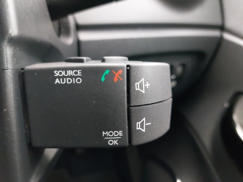 Used Renault Captur 2017 for sale - 77352290: Photo 16