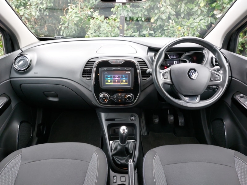 Used Renault Captur 2017 for sale - 77352290: Photo 2