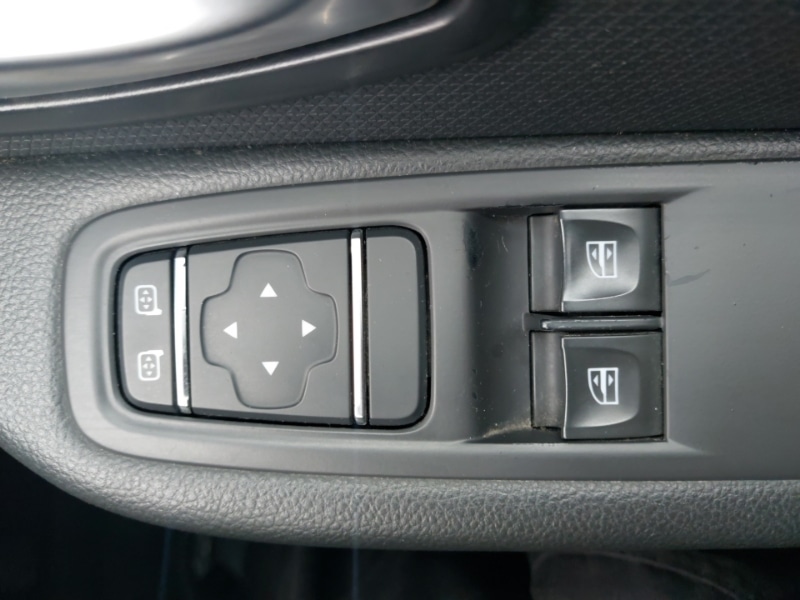 Used Renault Clio 2018 for sale - 77605729: Photo 17