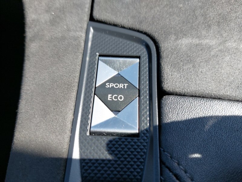 2019 DS Automobiles DS 7 1.2 PureTech Performance Line 5dr Hatchback Petrol Manu - Picture 15 of 19