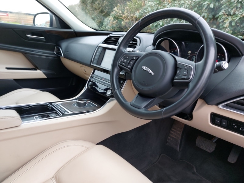 Used Jaguar XE 2025 for sale - 76331621: Photo 11