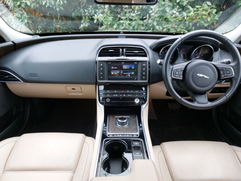 Used Jaguar XE 2025 for sale - 76331621: Photo 2