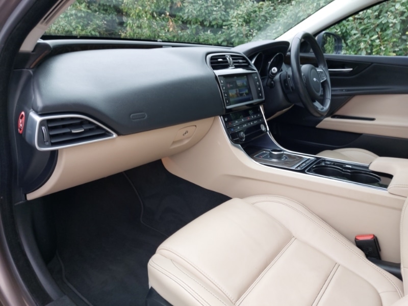 Used Jaguar XE 2025 for sale - 76331621: Photo 5