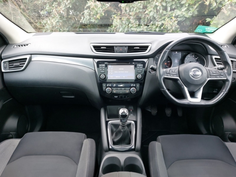 Used Nissan Qashqai 2017 for sale - 77988057: Photo 2