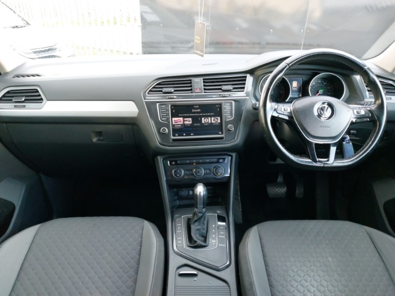 Used Volkswagen Tiguan 2017 for sale - 76630572: Photo 2