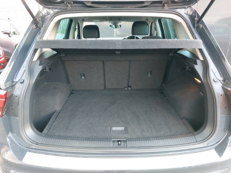 Used Volkswagen Tiguan 2017 for sale - 76630572: Photo 8