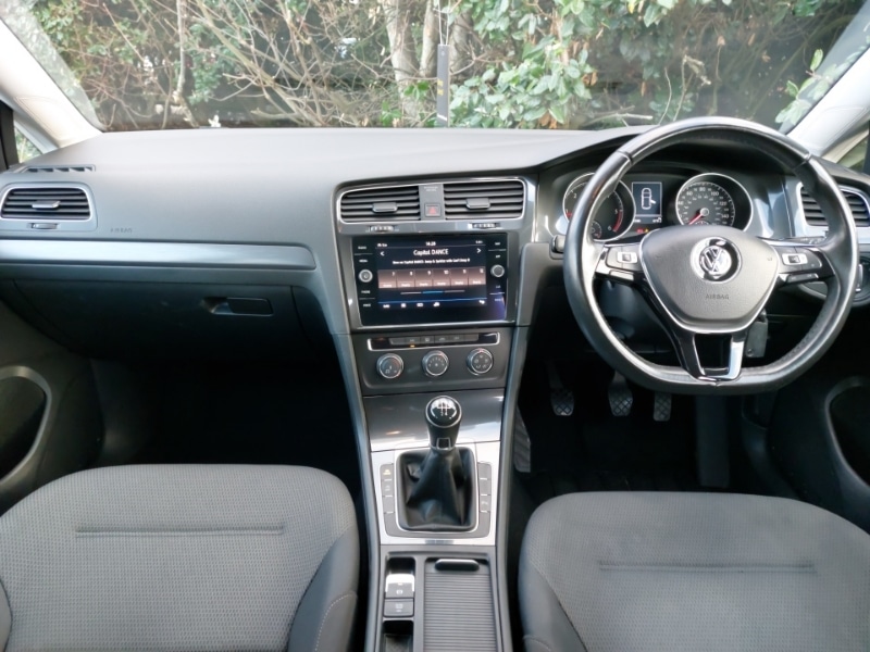 Used Volkswagen Golf 2017 for sale - 77078134: Photo 2