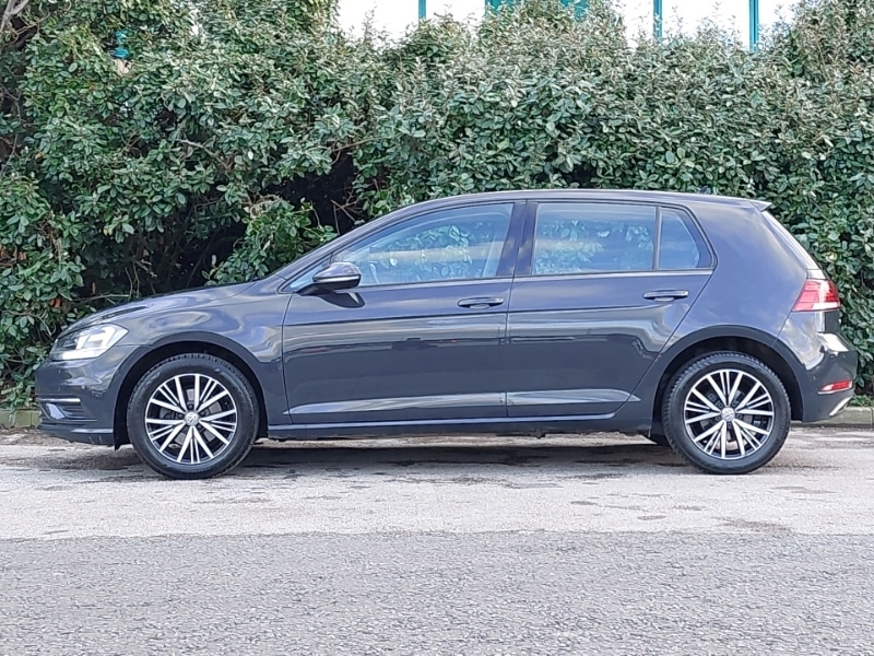 Used Volkswagen Golf 2017 for sale - 77078134: Photo 4