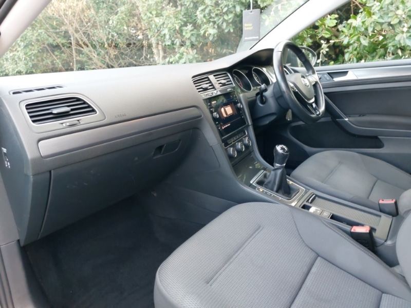 Used Volkswagen Golf 2017 for sale - 77078134: Photo 5