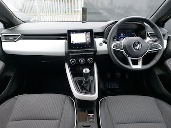 Used Renault Clio 2022 for sale - 76271912: Photo