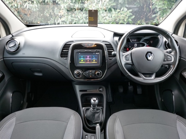 Used Renault Captur 2017 for sale - 76275514: Photo 2