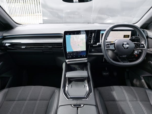 Used Renault Austral 2023 for sale - 76052439: Photo 2