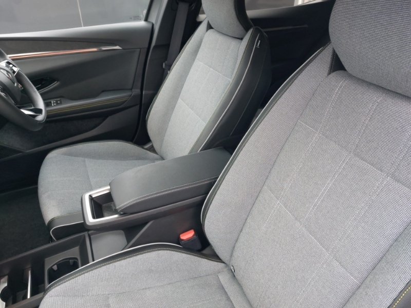 Used Renault Megane E Tech 2023 for sale - 77466473: Photo 5