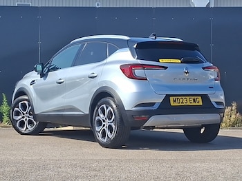 Used Renault Captur 2023 for sale - 79286187: Photo
